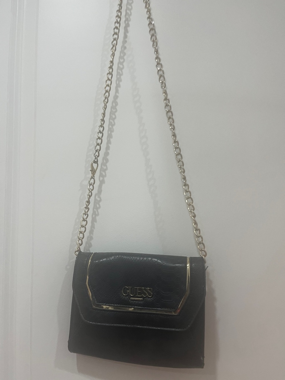 GUESS Black Faux Snakeskin Mini Crossbody Bag Silver Chain Logo GUESS Black M